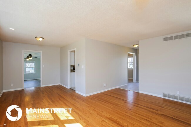 Building Photo - 7625 W 95th Terrace