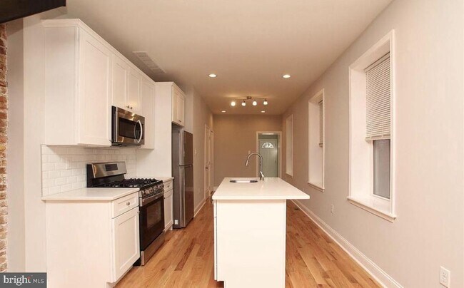 Foto del edificio - 758 N 43rd St