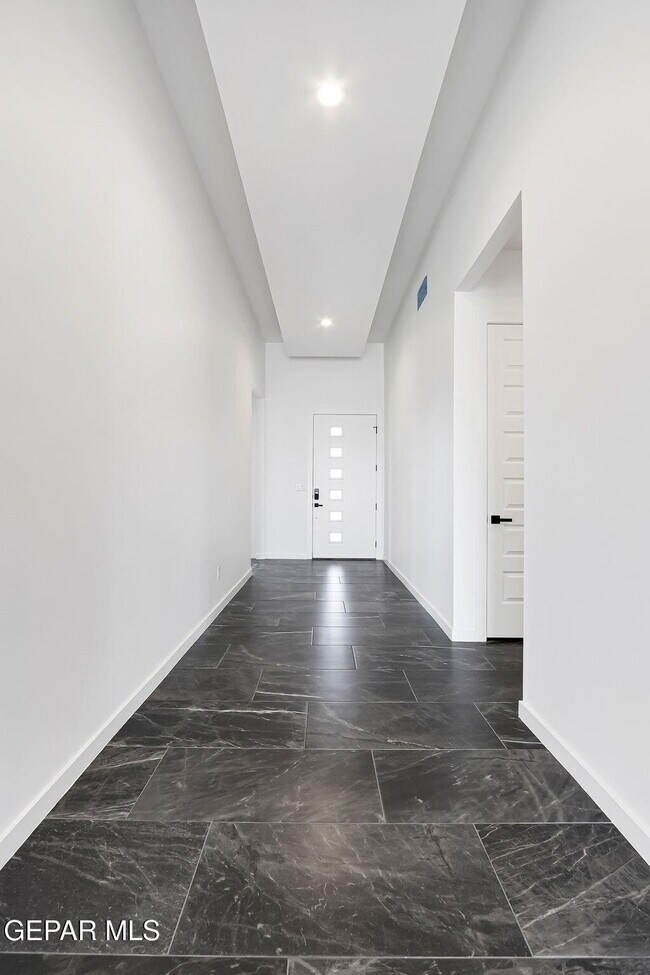 Foto del edificio - 921 Ada Ln