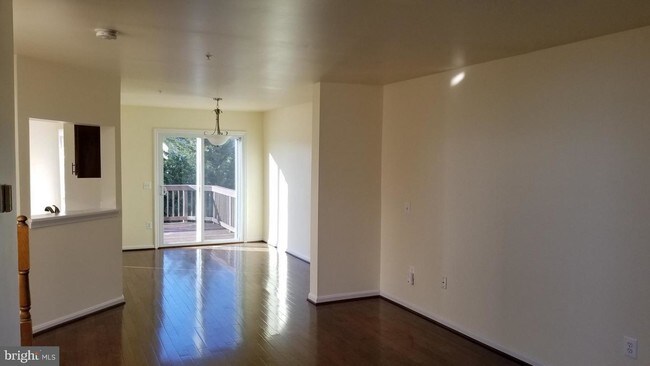 Foto del edificio - 7372 Maury Rd