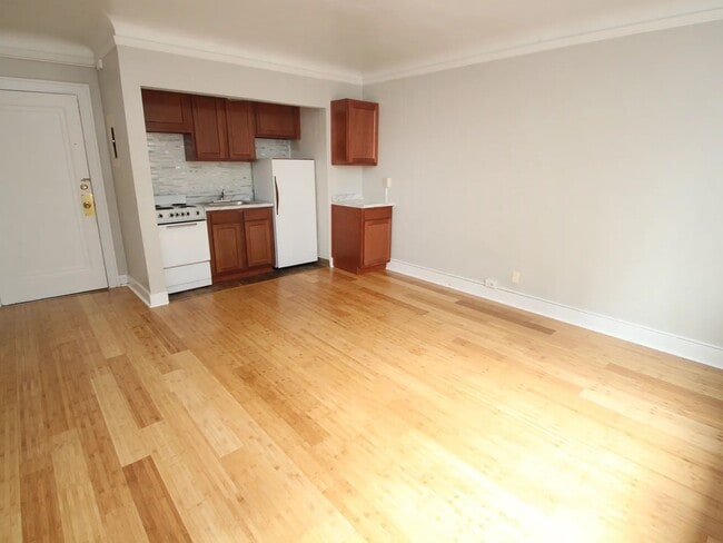 Studio - Oakland Apartments