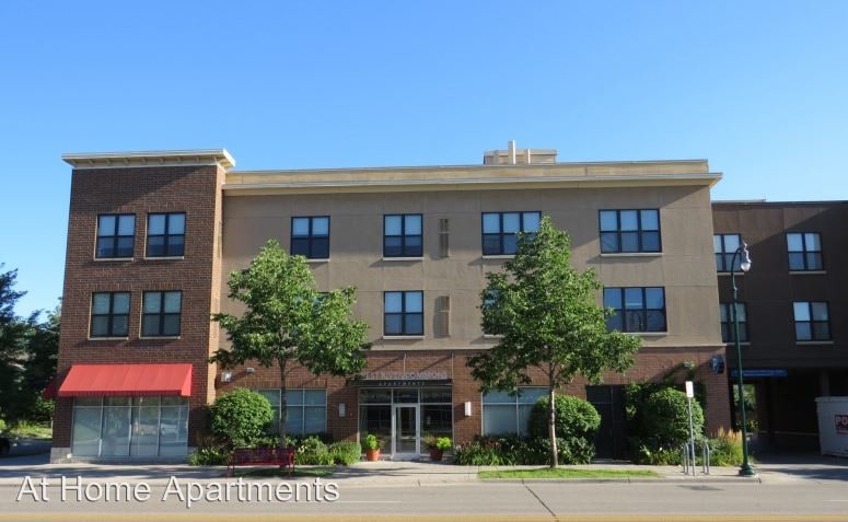 Primary Photo - 4610 E Lake St