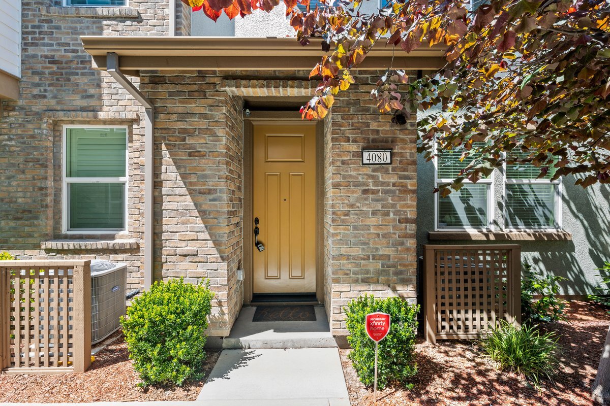 Foto principal - 4080 Kinsale St