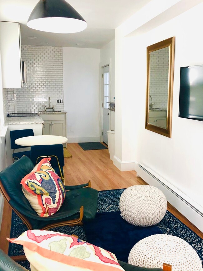 First floor main room - 12 Poplar St