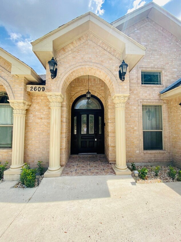 2609 Notre Dame Ave, McAllen, TX 78504 House for Rent in McAllen, TX