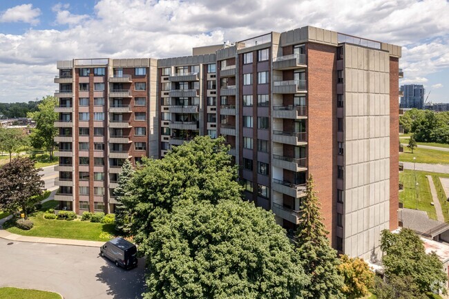 Building Photo - Condominiums Château Port Royal