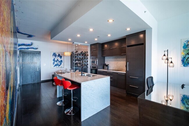 Building Photo - 900 Biscayne Blvd
