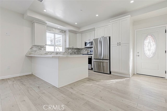 Foto del edificio - 7408 Radford Ave