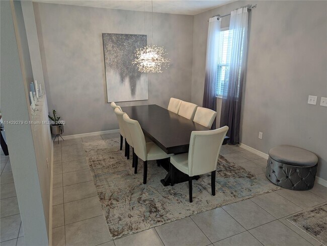 Foto del edificio - 9235 Freedom Hill Dr