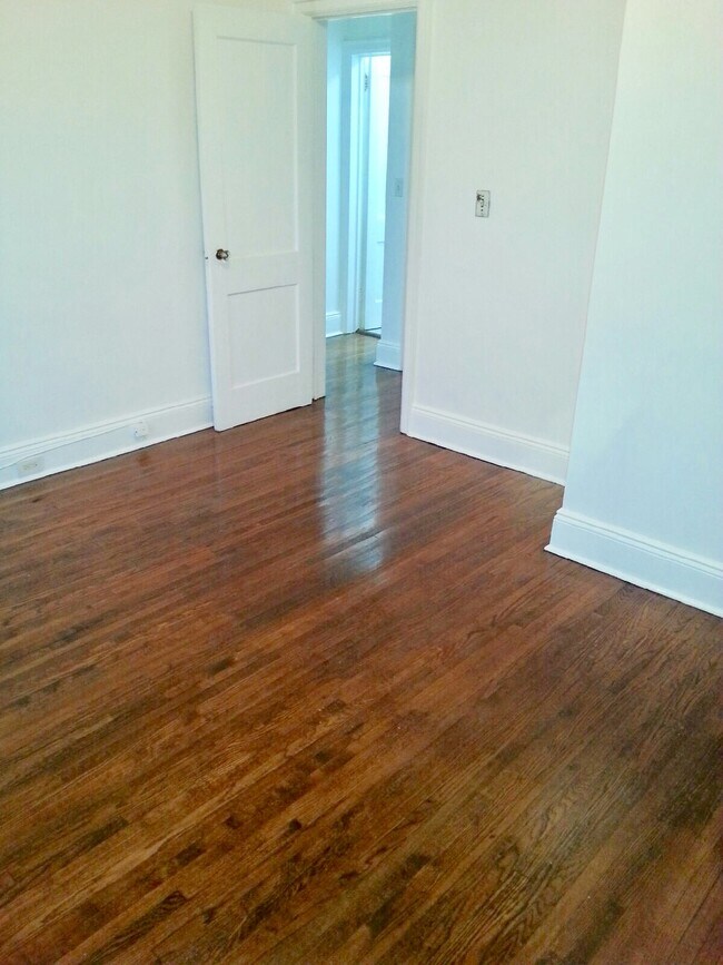 Dormitorio - 616 S 8th Ave