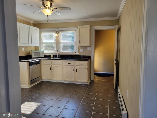 Building Photo - 11 Zieglers Ln