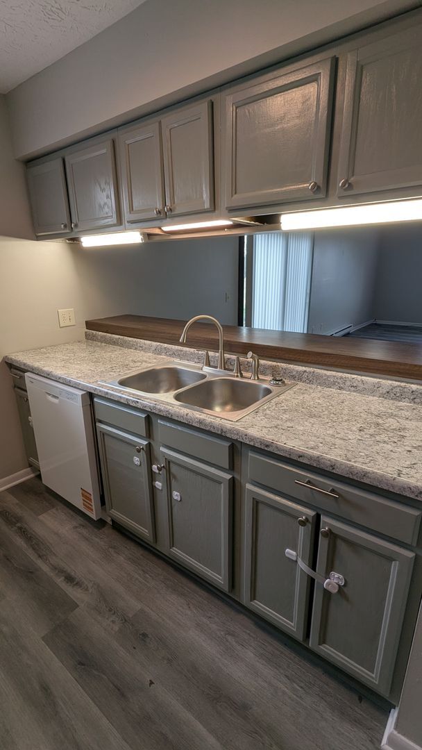 Foto del edificio - MN Cedar Village (801)