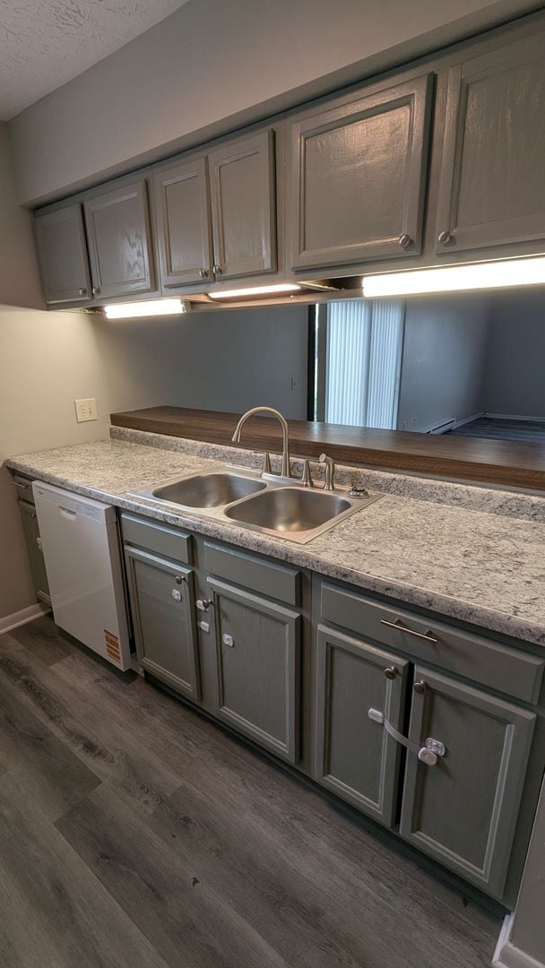 Building Photo - MN Cedar Village (801)