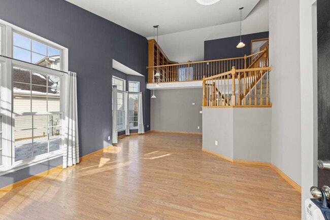 Building Photo - 14215 S Longview Ln