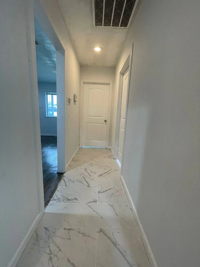 Foto del edificio - 7814 Richland Dr