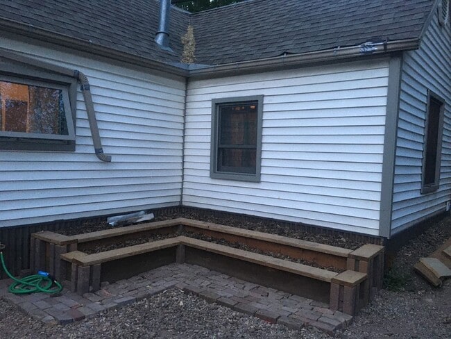 Building Photo - Furnished One Bedroom plus Office One Bath...