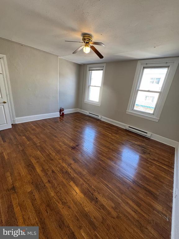 Building Photo - 326 E Airy St