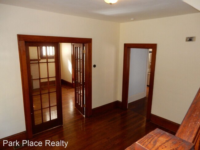 Building Photo - 3 br, 1.5 bath House - 1443 Main Street SW