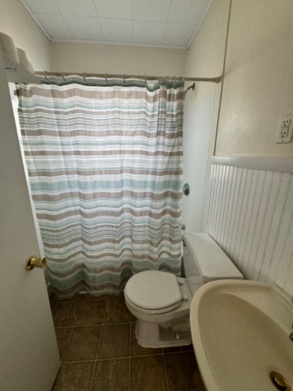 43 Hemlock St Unit 2, New Bedford, MA 02740 Room for Rent in New