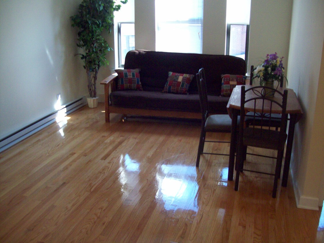 Foto principal - 1634 Howard St