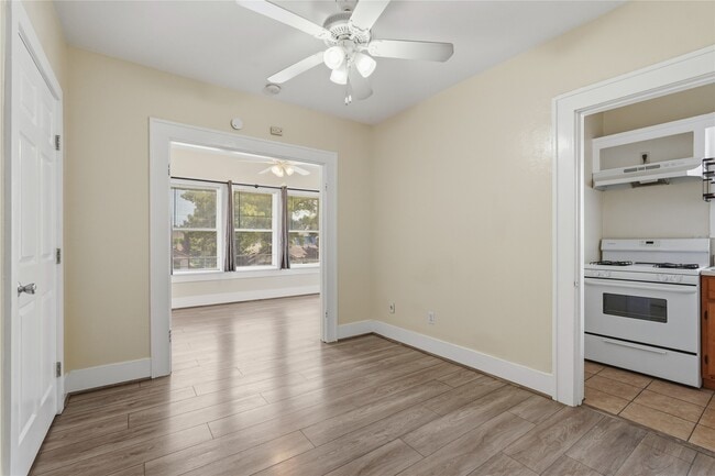 Building Photo - 4201 Woodleigh St