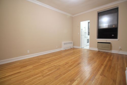 Building Photo - 510 E 88th St