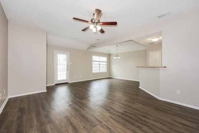 Building Photo - 1433 Spicewood Dr