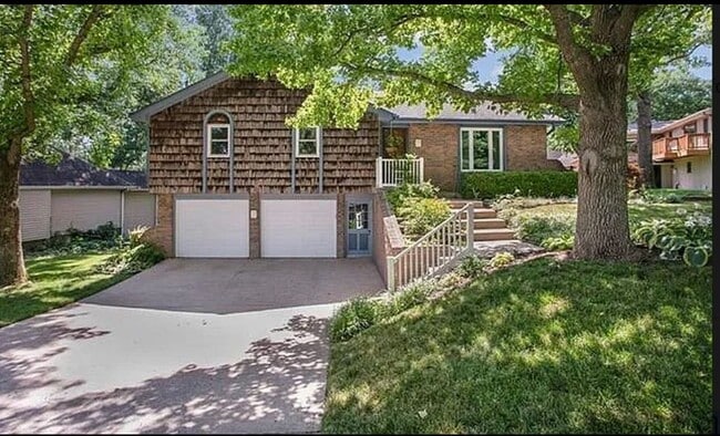 Building Photo - 5512 NW Indian Hills Ln