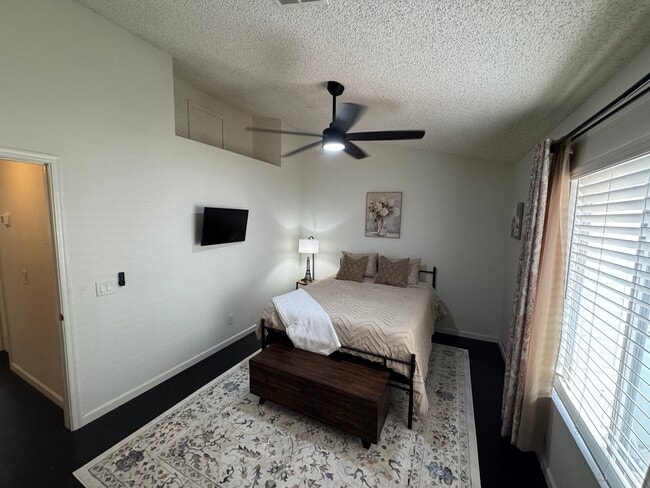Foto del edificio - 1601 N Saba St