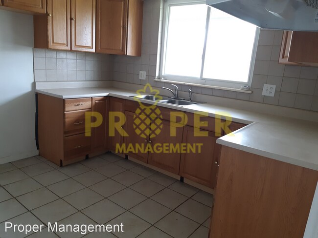 Building Photo - 3 br, 1.5 bath House - 828 Macmillan Dr