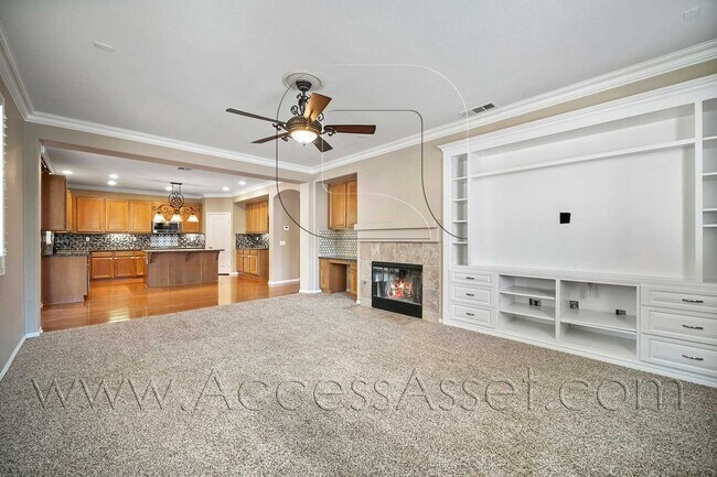 Building Photo - Exclusive 5 Bed / 3 Bath Gated Community H...