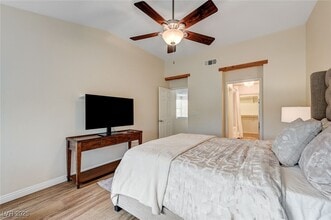 Building Photo - 7808 Bluewater Dr Building Photo - 7808 Bluewater Dr