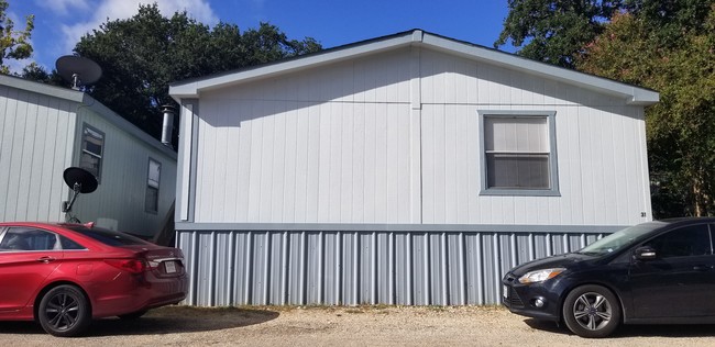 Building Photo - 3001 Hwy 290 E
