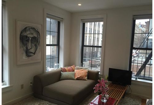 Primary Photo - 327 Spring St