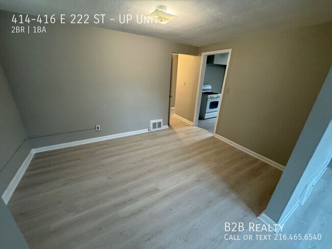 Foto del edificio - 414-416 E 222 ST-UP Unit