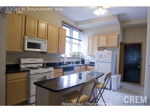 Primary Photo - 3300 N Southport Ave