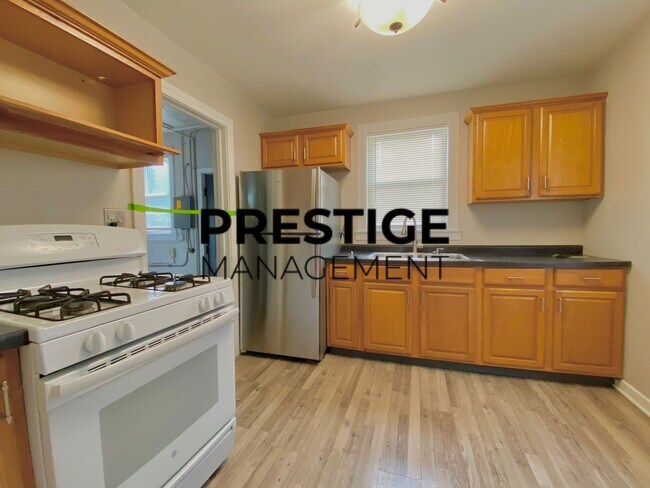 Foto del edificio - 2 Bed 1 Bath Town House