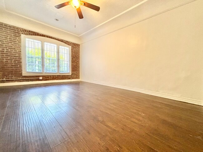 Building Photo - 716 S Berendo St. Los Angeles, CA 90005