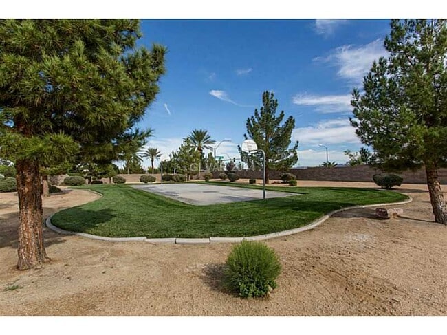 Foto del edificio - WONDERFUL DUAL MASTER BEDROOM TOWNHOME IN GATED "GREEN VALLEY COMMUNITY!!"