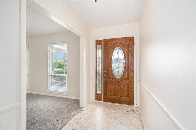 Building Photo - 9315 Val Verde St