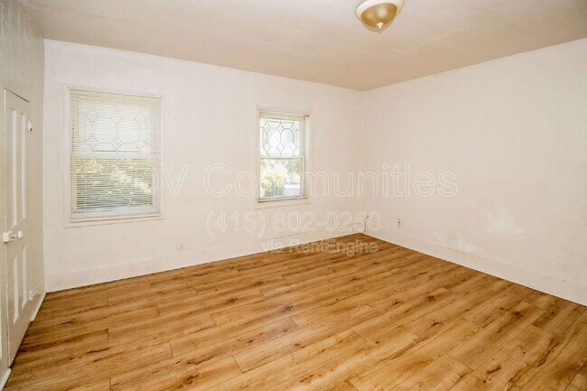 Foto del edificio - 636 Allyn St