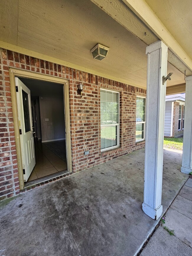 Foto del edificio - 6217 Willow Ave