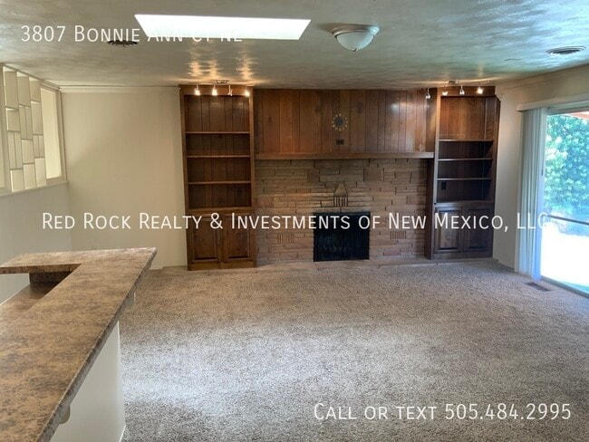 Building Photo - 3807 Bonnie Ann Ct NE
