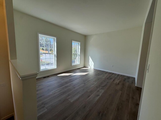 Building Photo - 2 Hudson Cir
