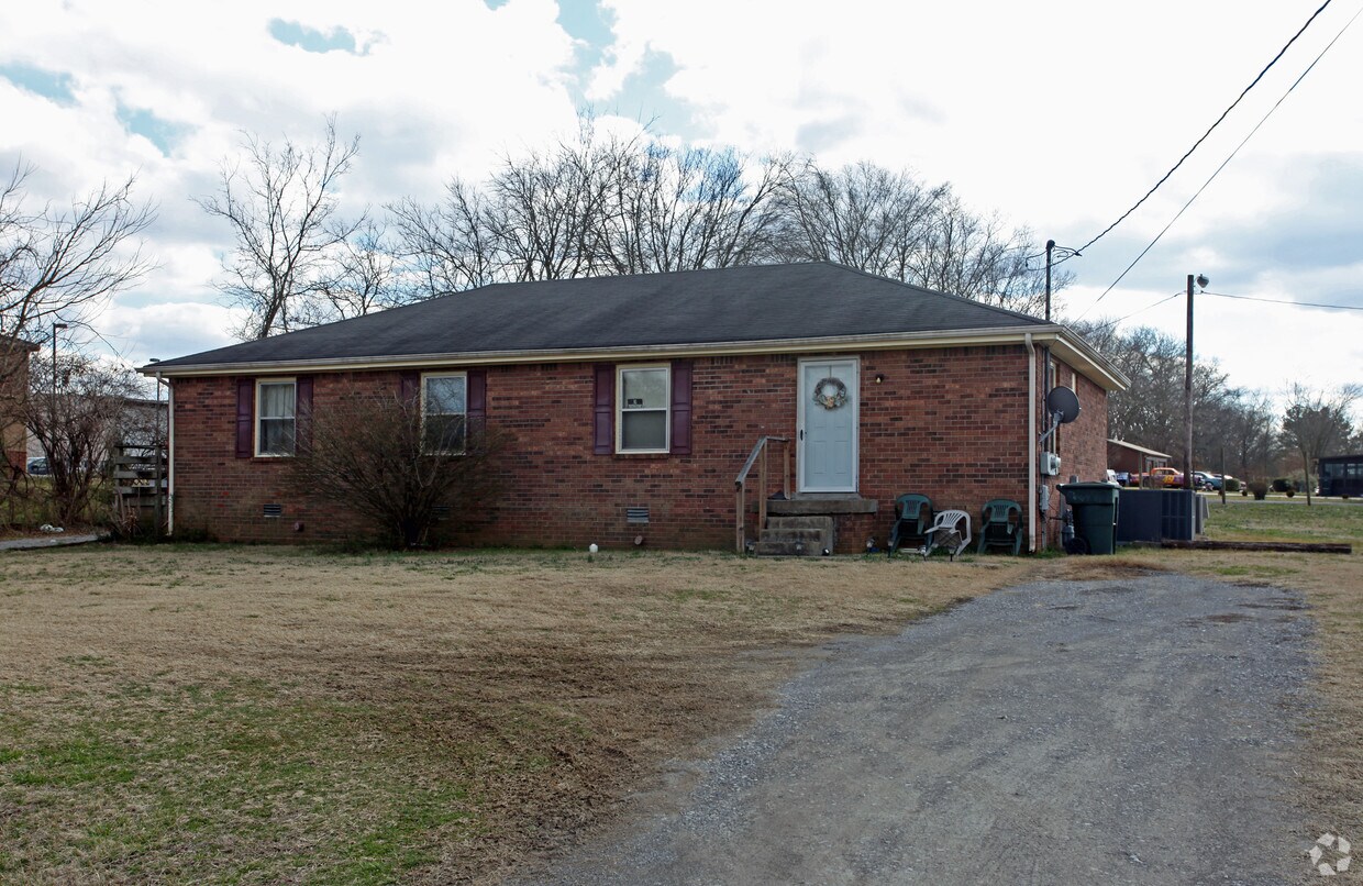 Foto principal - 735 Longhollow Pike