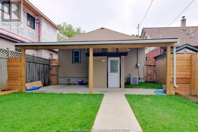 Building Photo - 1076 Janette Ave