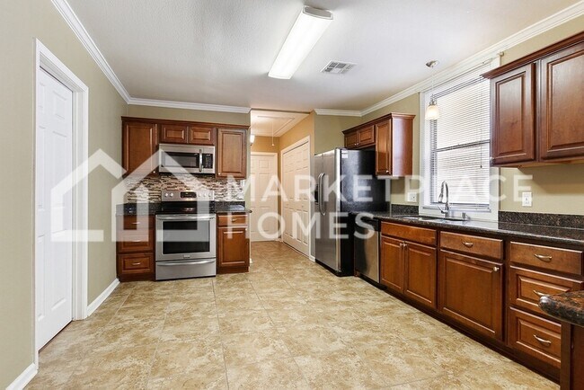 Building Photo - 2757 Lavender St