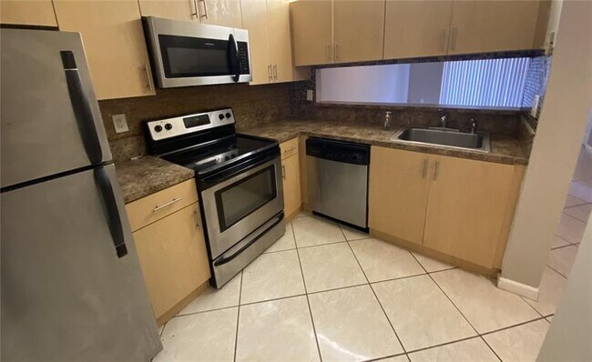 Foto del edificio - 3399 Foxcroft Rd