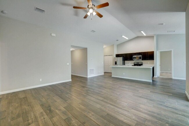 Foto del edificio - 6363 Seven Springs Blvd