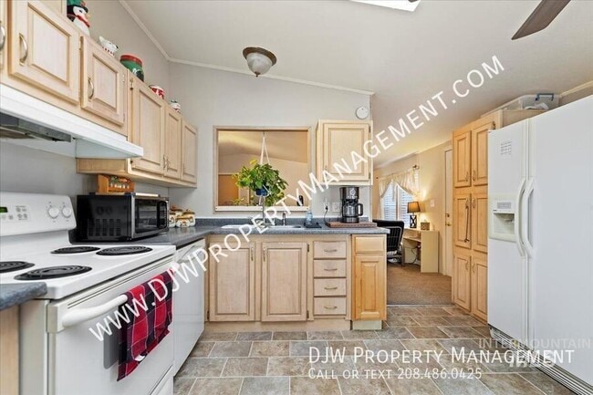 Foto del edificio - 3320 Airport Rd